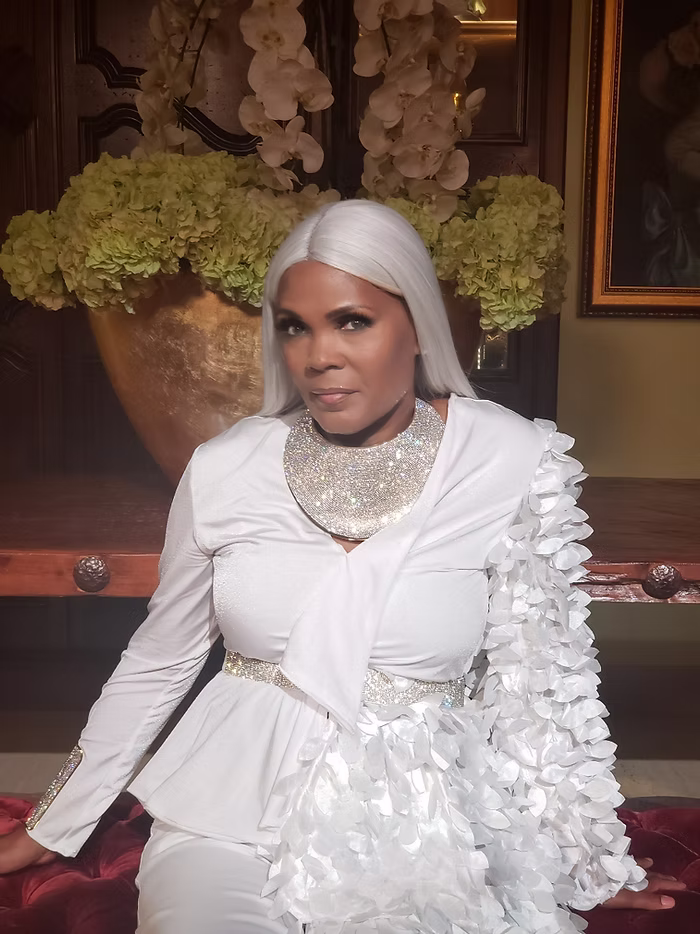 e80d52 0045312100164df8b669580b1d47d927mv2