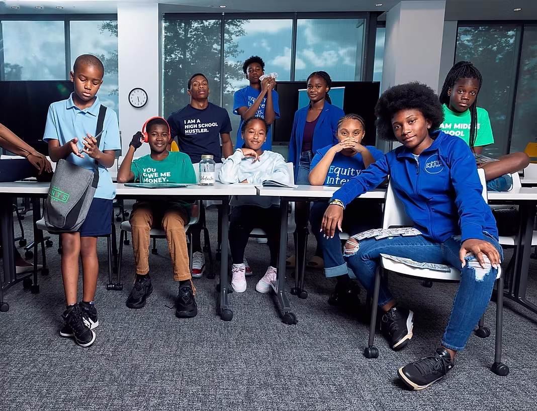 e80d52 554c18e83e444ca88ba39fc4a6cfaaa0mv2